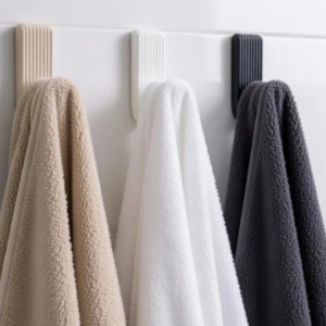 Kit 4 Ganchos de Parede Minimalistas em PLA – Organizador de Chaves, Bolsas e Acessórios